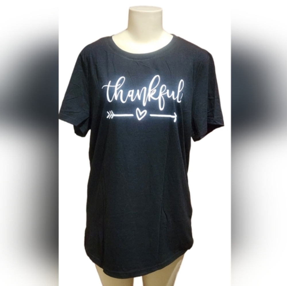 New Black and White Short-sleeve "Thankful" T-shirt.
Sz. XL